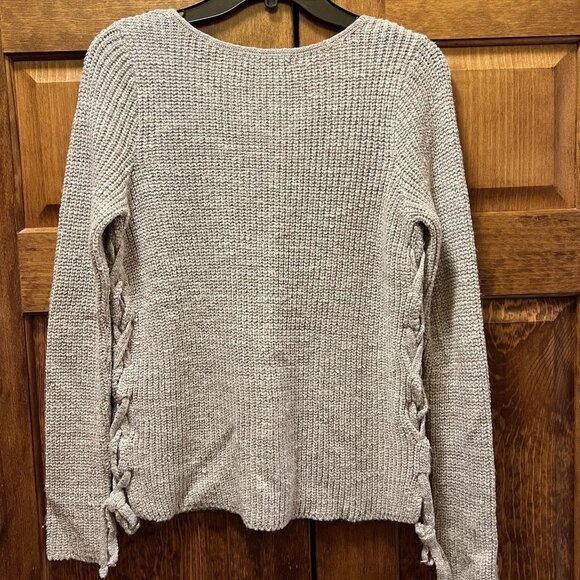 $5 ADD ON with $15+ Bundle American Eagle Outfitters sweater Lace-up Sz S EUC - Picture 3 of 9